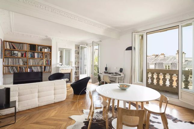 Thumbnail Apartment for sale in Paris 18th, 75018, France