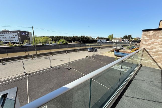 7 Bure View, Tarworks Road, Great Yarmouth photo 3