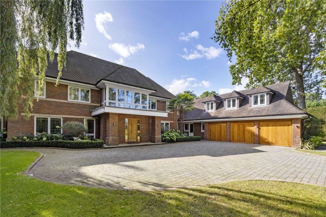 Thumbnail Detached house for sale in Broomfield Ride, Oxshott