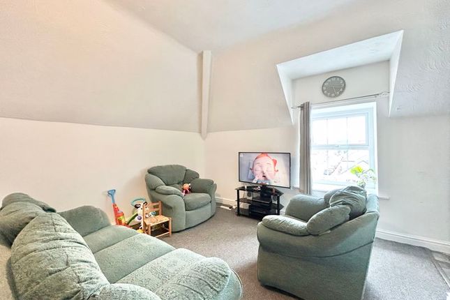Flat 5, 41 Victoria Street, Llandudno photo 2