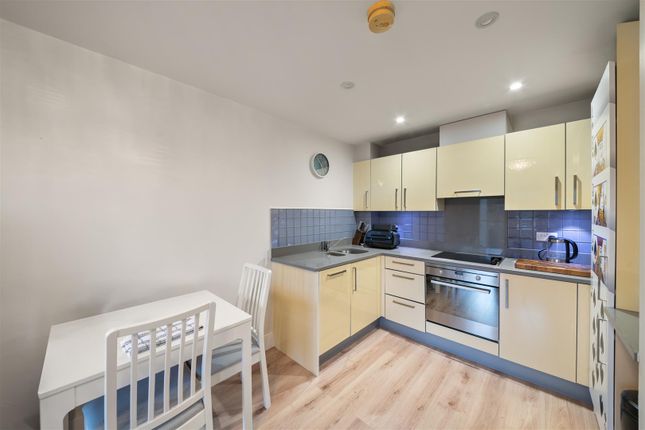 Flat 8, 5, Reservoir Road, Ruislip photo 3