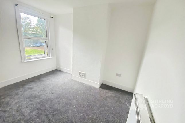 Top Flat, 59, Board School Road, Surrey photo 5