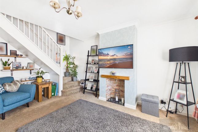 8, Highfield Court, Harwich photo 4