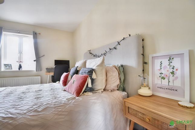 Flat for sale in Gras Lawn, St. Leonards, Exeter