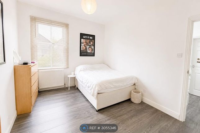 A Brownlow Road, London photo 5