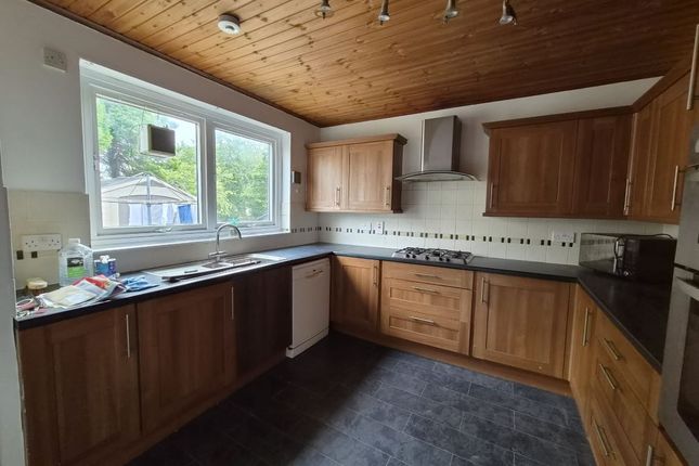 141, Raeden Crescent, Aberdeen photo 3