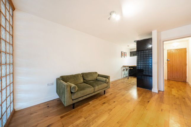 Flat 7, 114, Portland Road, London photo 3