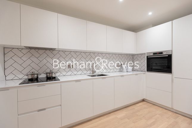 Flat to rent in Cedrus Avenue, Southall