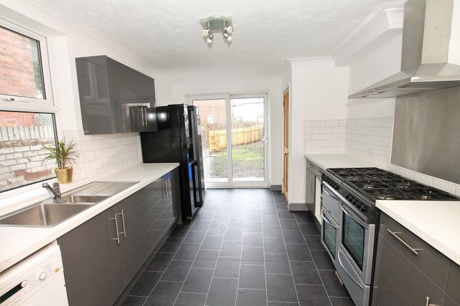 Terraced house to rent in New Village Road, Cottingham