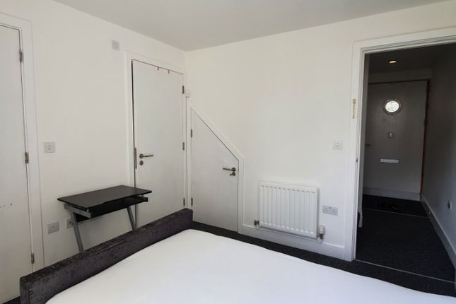 Town house to rent in Cable Yard, Coventry