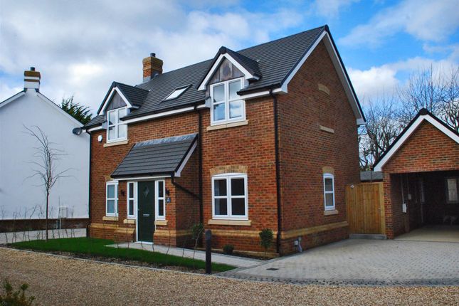 3-bed house on 2, Nursery Grove, Lymington, £2,200/mo