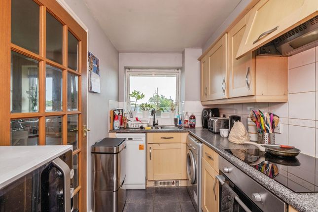 Flat 18, Kingfisher Heights,, Hogg Lane, Essex photo 3
