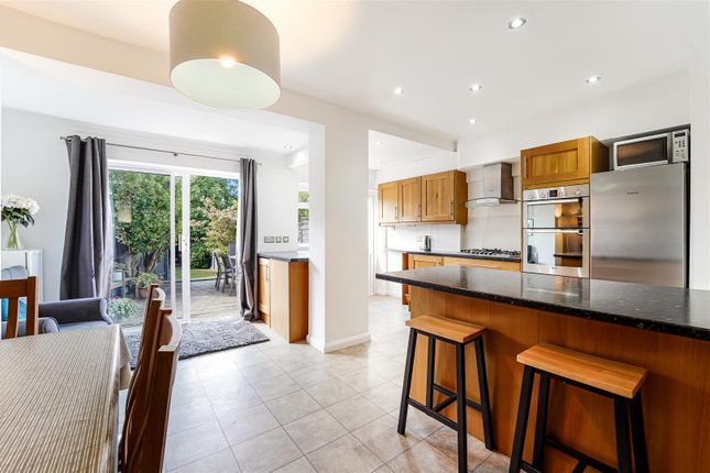 84, Tattenham Grove, Epsom photo 4