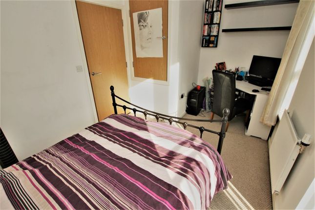 2 Bed Terraced House For In Ager Avenue Dagenham Rm8 Zoopla Bedroom Two Of Ager Avenue Dagenham Rm8