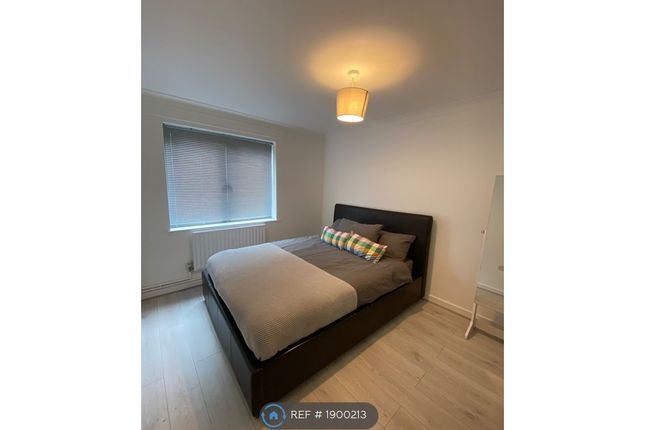 Thumbnail Flat to rent in Flat12 Wood Court, London