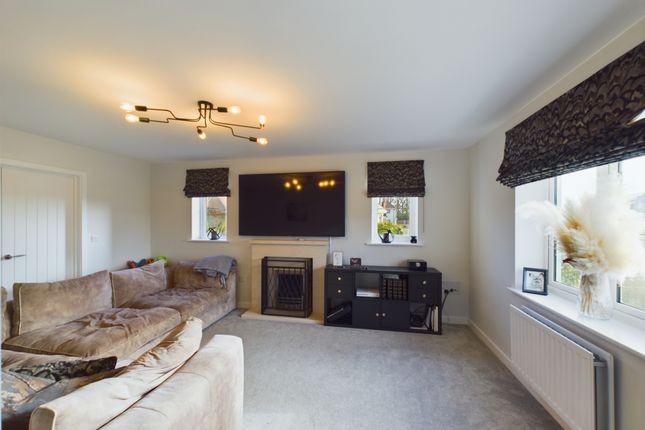 1, Selion Way, Bury St Edmunds photo 2