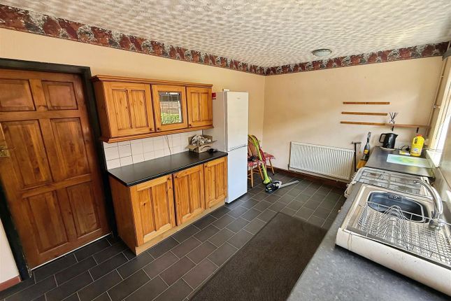 23, Morley Street, Leek photo 2