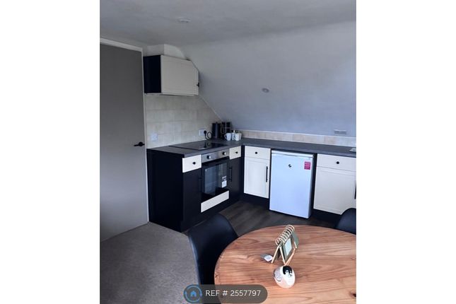 Flat, Swan Street, Eynsham photo 3