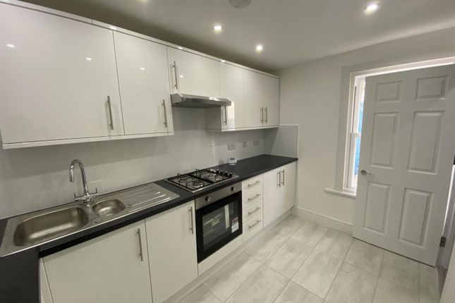 26c, Sandy Hill Road, London photo 2