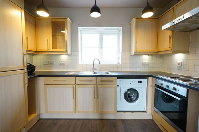 31 Coniston Avenue, Purfleet-on-Thames photo 4