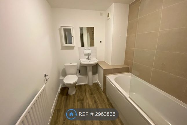 Flat  Robin Hood Court, Covert Close Hucknall, Nottingham photo 3