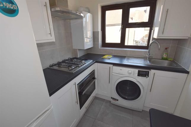Thumbnail Flat to rent in Rundell Crescent, London