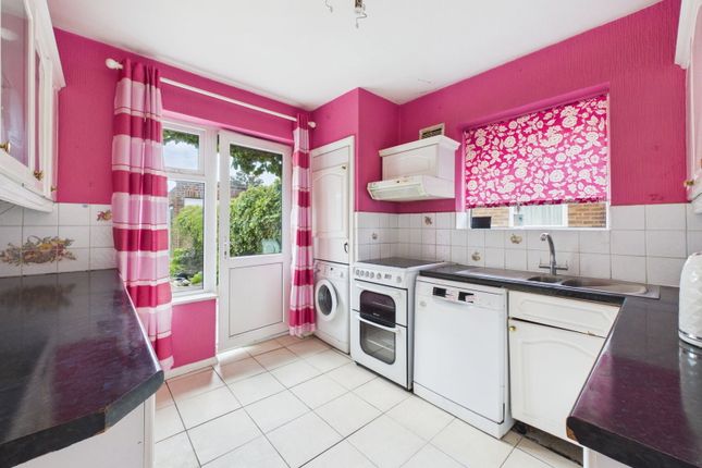 35, Harwood Avenue, Worthing photo 4