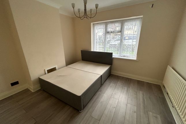 29, WOLVERHAMPTON photo 4