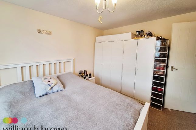 Flat to rent in Timber Court, Argent Street, Grays