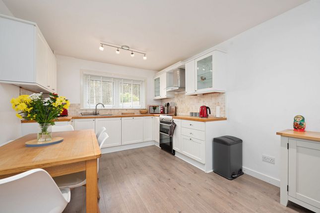 405, Altyre Court, Glenrothes photo 4