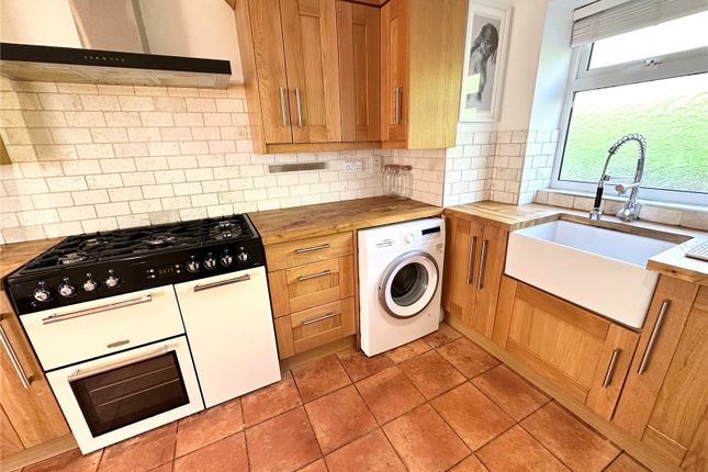 16, Carmarthen photo 3