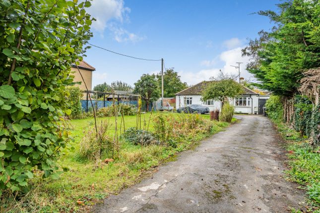 Bungalow for sale in Highworth Road, Faringdon, Oxfordshire