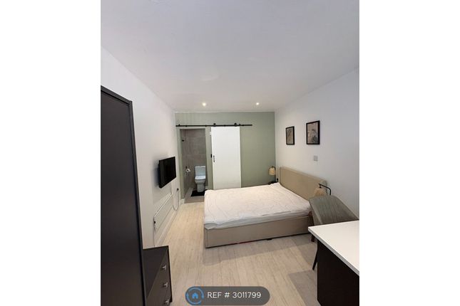 Studio flat on Reading, £1,000/mo