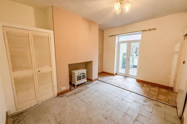 83, Windsor Road, Buxton photo 3