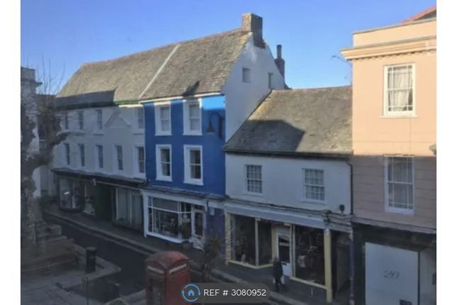 1-bed flat on Higher Market Street, Penryn, £825/mo