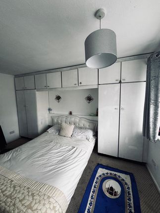 50, Paddock close , Luton photo 5
