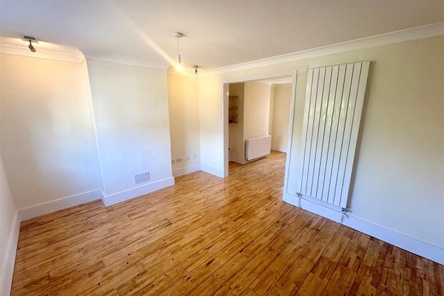 6, Gladstone Terrace., Littlehampton photo 4