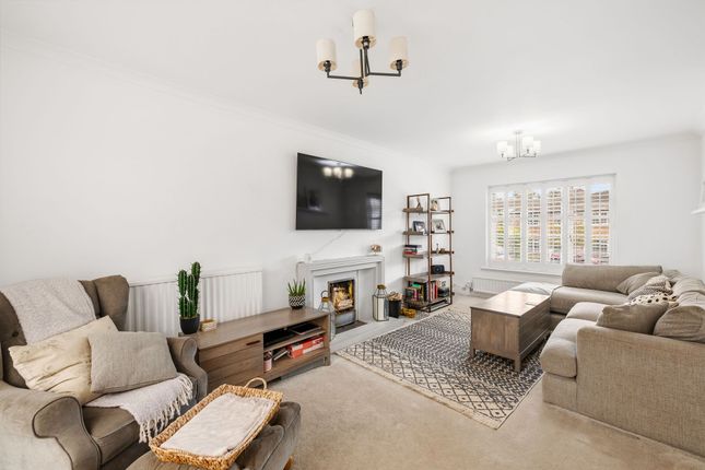 10 Sheridan Place, East Grinstead photo 3
