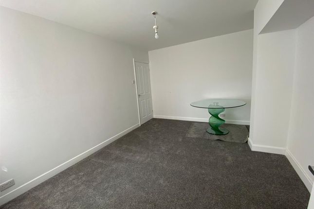 15, Second Avenue, Ashington photo 2