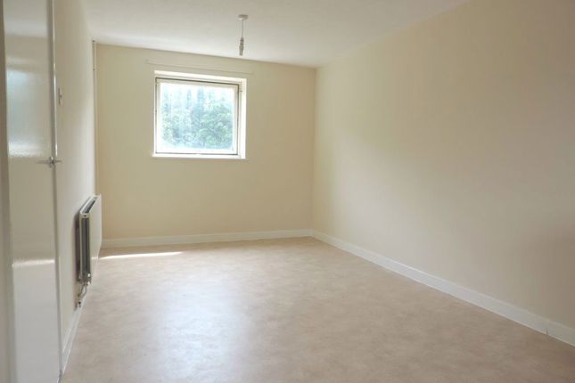 69, Leighton, Peterborough photo 4