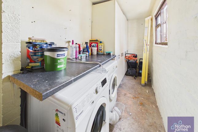 17, Caemawr Road, Caldicot photo 4