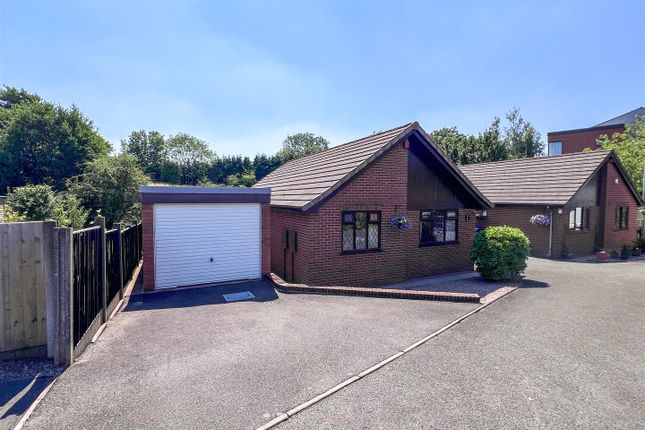2-bed house on 5, Hayes Close, Leek, £260,000