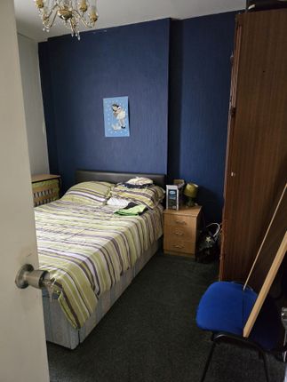 Room to rent in Osborne Road, London