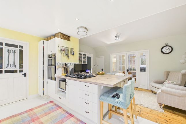 16 Stewartsfield, Rowlands Gill photo 3