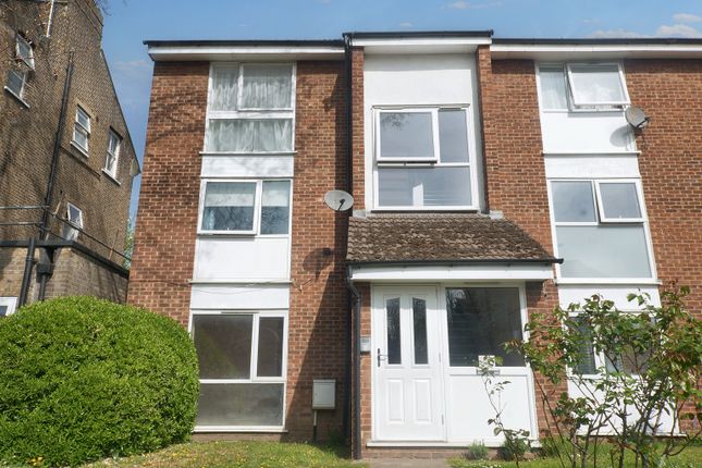 Thumbnail Flat for sale in Radlett Close, London