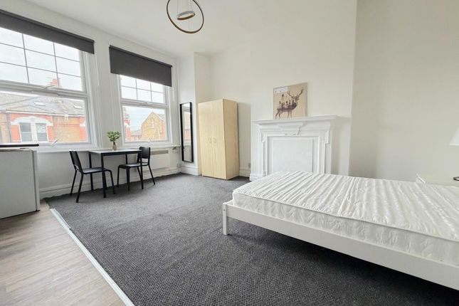 7 Flat 5, Emanuel Avenue, Acton photo 2