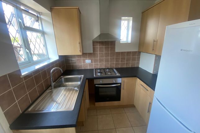 14, Derwent Avenue, Luton photo 4