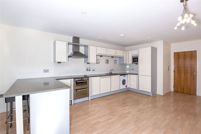 Flat to rent in The Meridian, Kenavon Drive, Reading, Berkshire