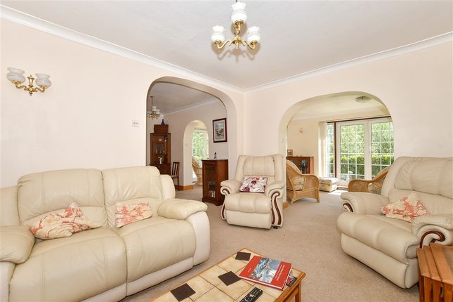 Meath Green Lane, Horley photo 4