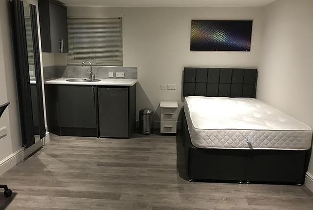 Room to rent in Holyhead Road, Coventry